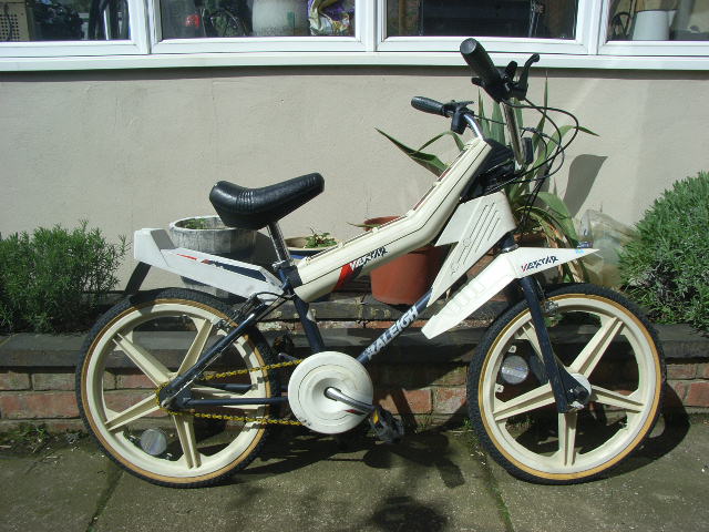 vector bike 80s