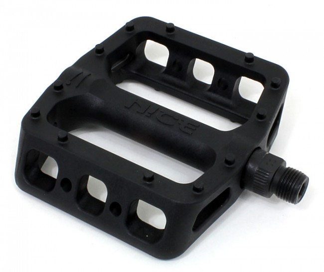 nice-nylon-pedals-detail